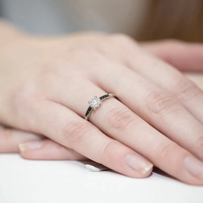 goldring-mit-0-04ct-diamant-und-0-005ct-diamanten-w0055-xxx-01