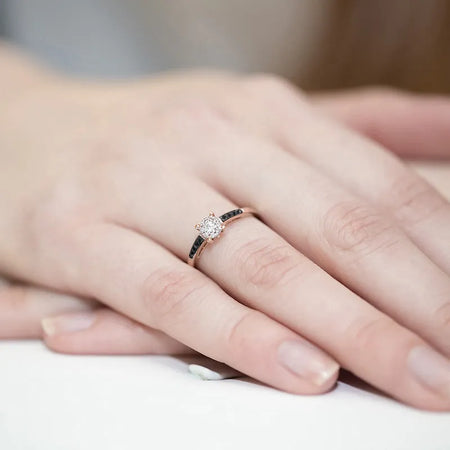 goldring-mit-0-04ct-diamant-und-0-005ct-diamanten-w0055-xxx-01