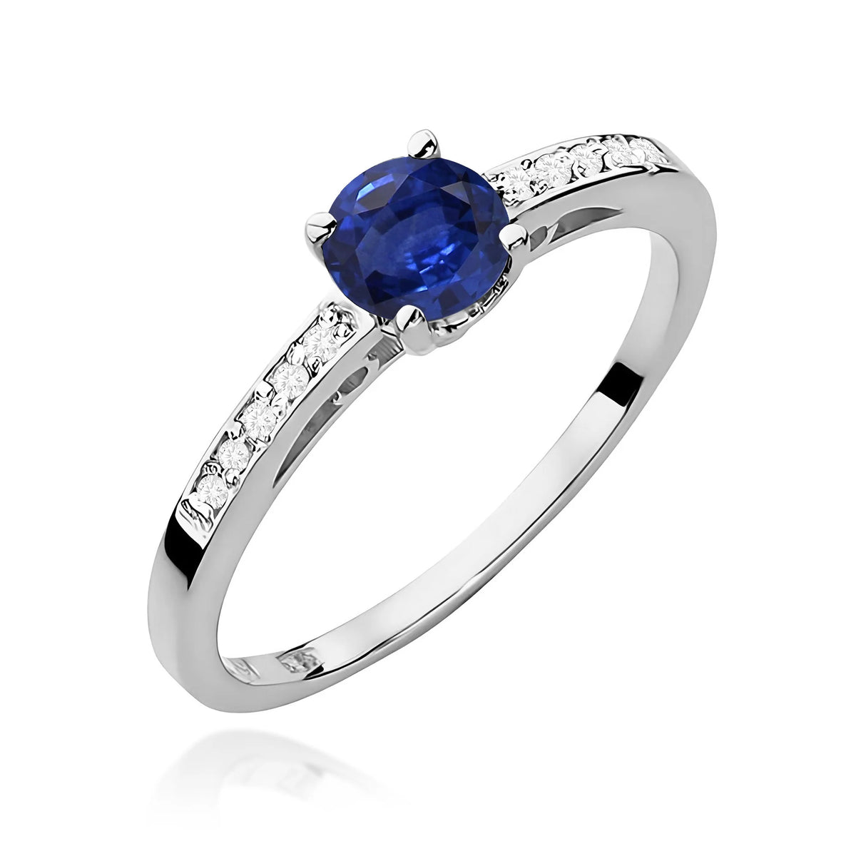 Weißgoldring mit 0,50 ct Saphir und 0,05 ct Diamanten