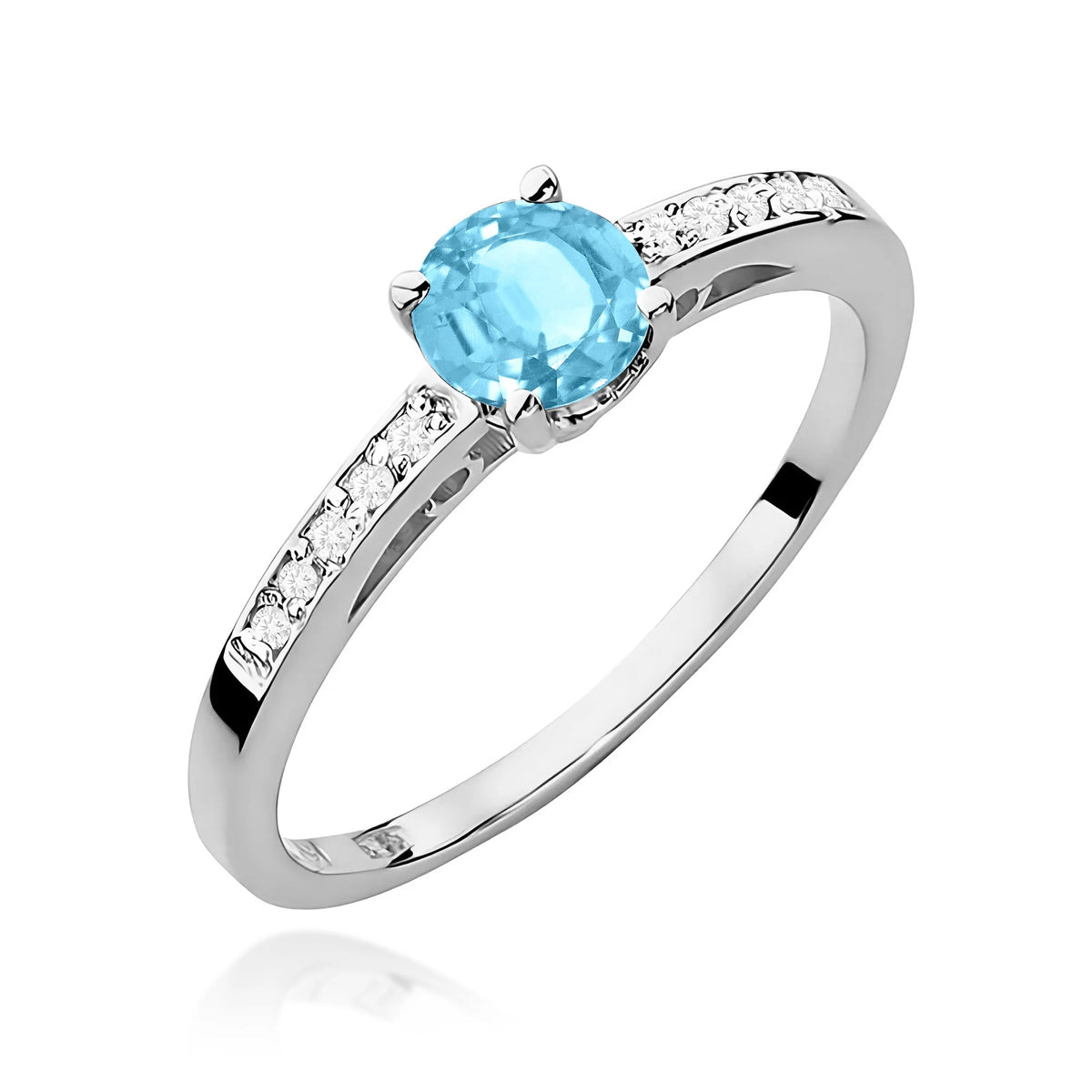 Ring mit diamantbesetzten Ringschultern aus 585er Weißgold mit 0,50 ct Swiss-Blue-Topas und 0,05 ct Diamanten