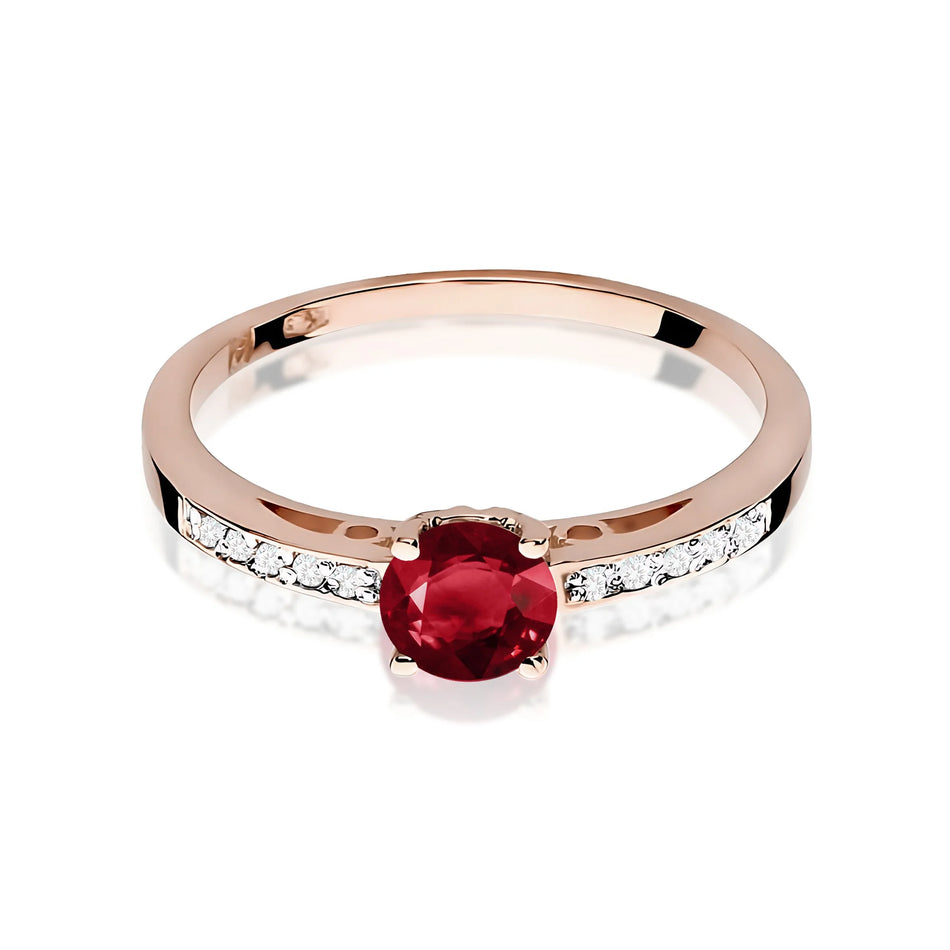 Gold Ring with 0.60ct Garnet and 0.05ct Diamonds