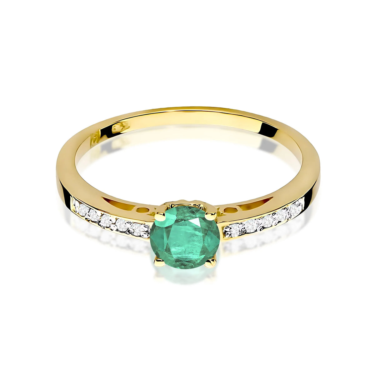 Ring mit diamantbesetzten Ringschultern aus 585er Gelbgold mit 0,50 ct Smaragd und 0,05 ct Diamanten