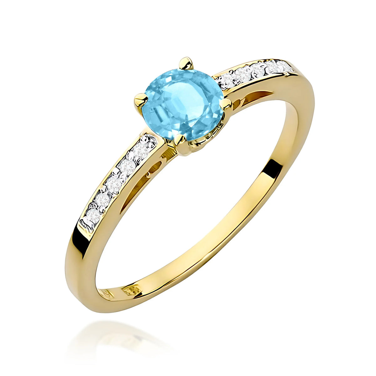 Ring mit diamantbesetzten Ringschultern aus 585er Gelbgold mit 0,50 ct Swiss-Blue-Topas und 0,05 ct Diamanten