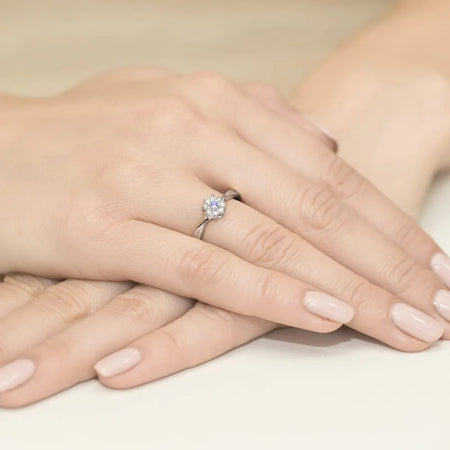 gold-ring-with-0-15ct-tansanit-and-diamonds-w0072-tap-01