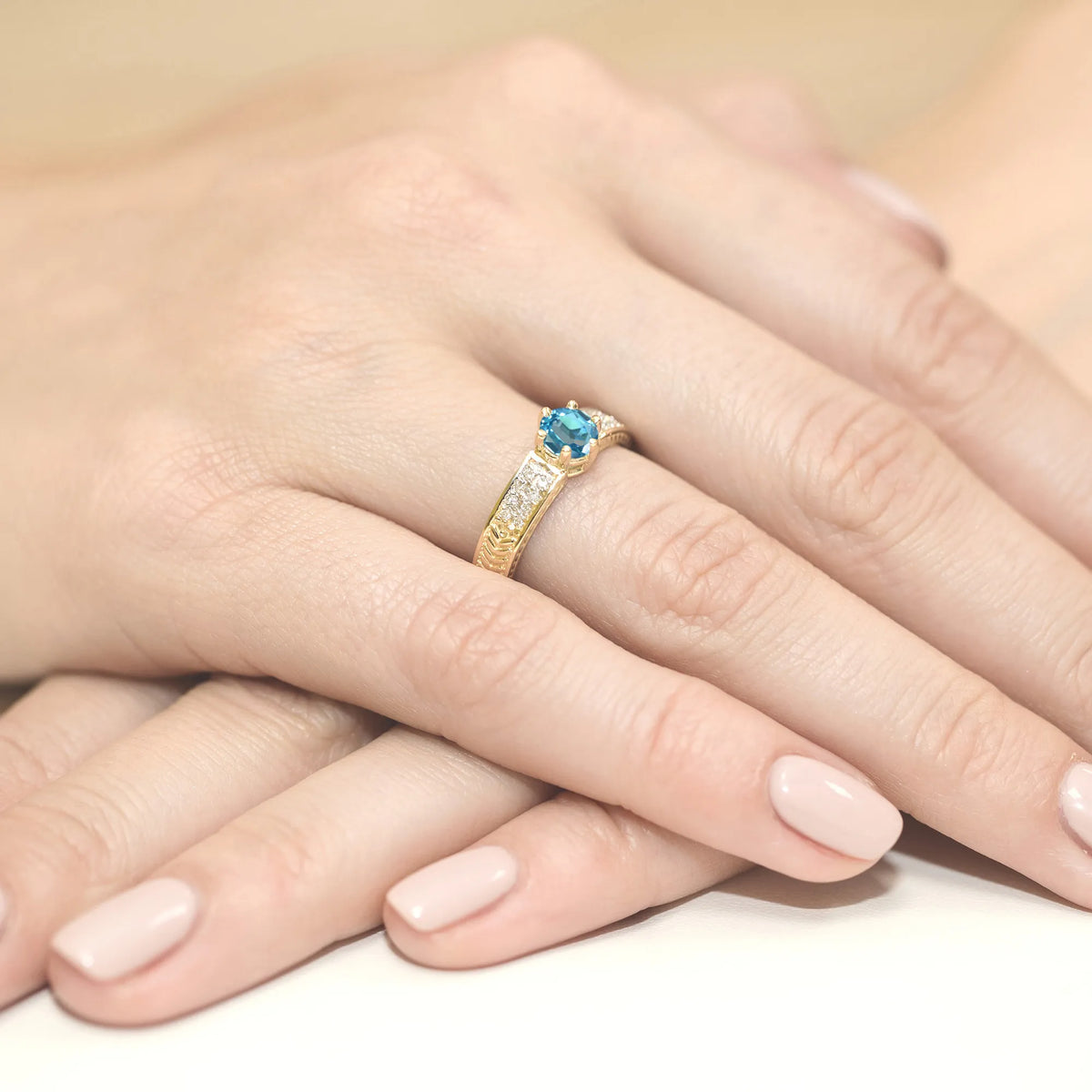 gold-ring-with-0-50ct-topaz-and-diamonds-w0075-tob-01