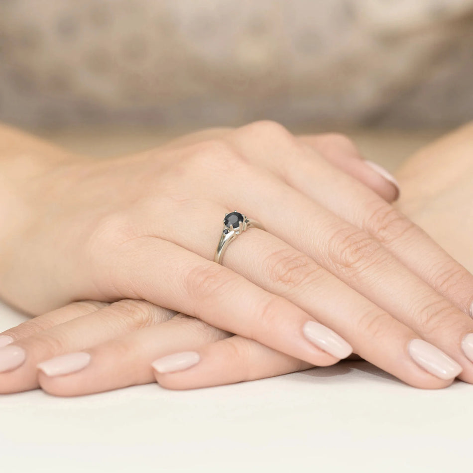 goldring-mit-0-50ct-schwarzem-diamant-und-schwarzen-diamanten-w0076-dib-02