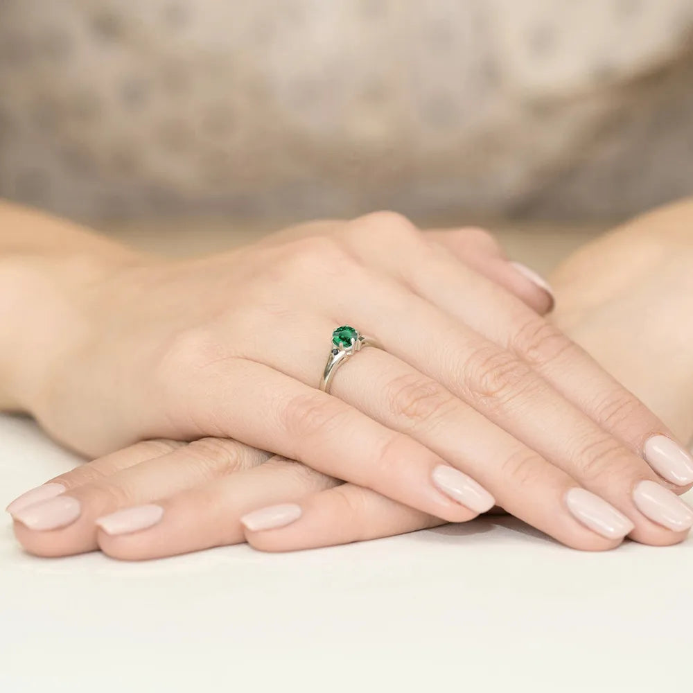 gold-ring-with-0-50ct-emerald-and-black-diamonds-w0076-emg-02