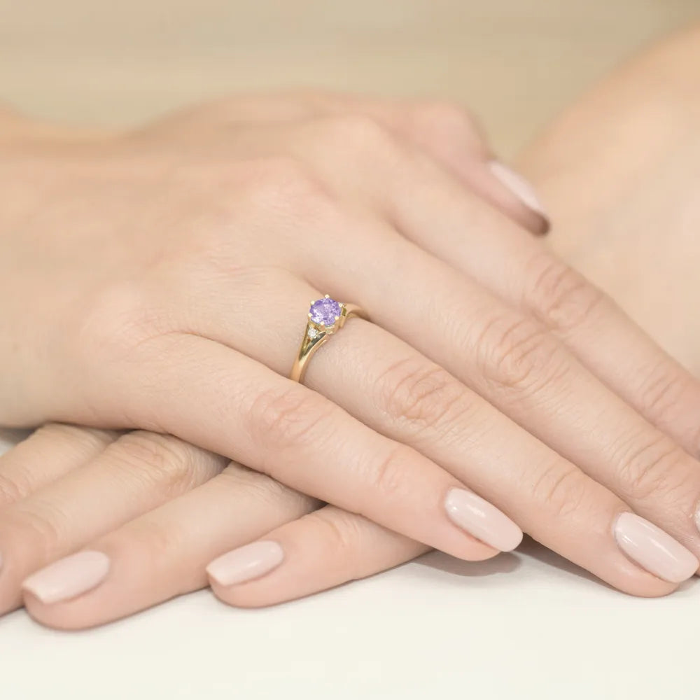 goldring-mit-0-50ct-amethyst-und-diamanten-w0076-amv-01