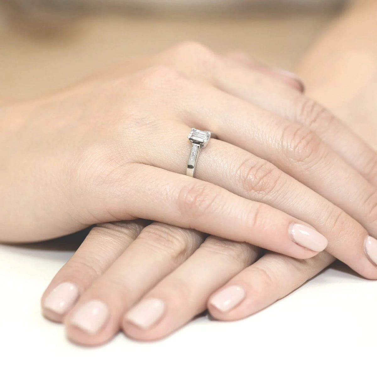 Verlobungsring mit Lab-grown Diamant in 585 Weißgold