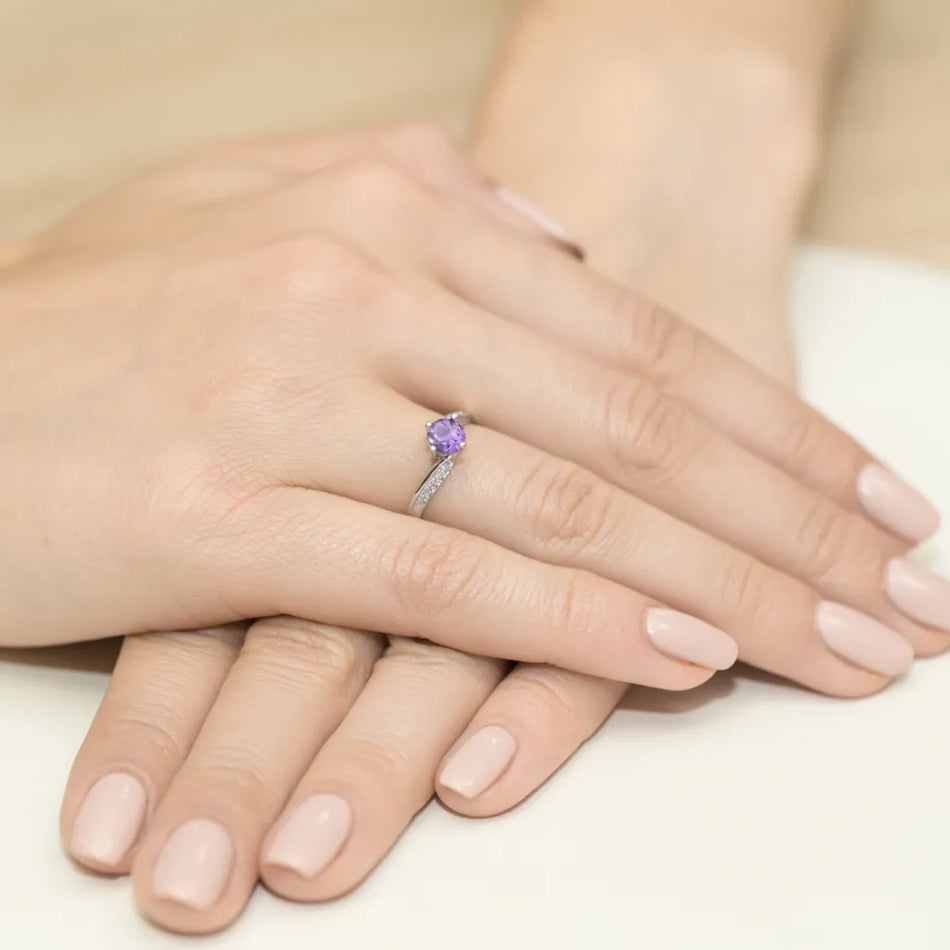 goldring-mit-0-50ct-amethyst-und-0-05ct-diamanten-w0084-amv-01