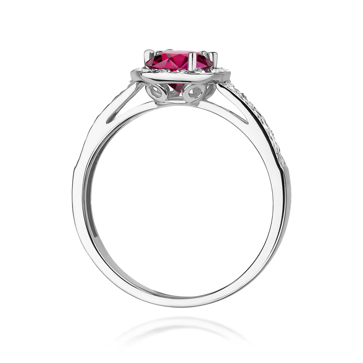 Ring aus Weißgold mit 0,60 ct Rhodolith und 0,20 ct Diamanten