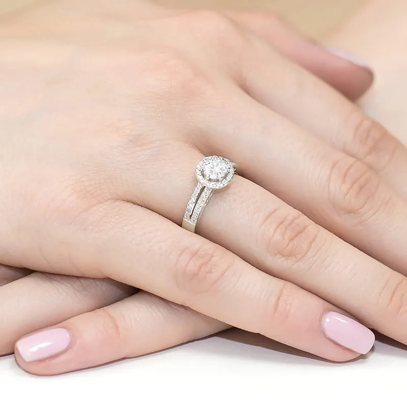 gold-ring-with-0-60ct-white-sapphire-and-0-20ct-diamonds-w0087-saw-01
