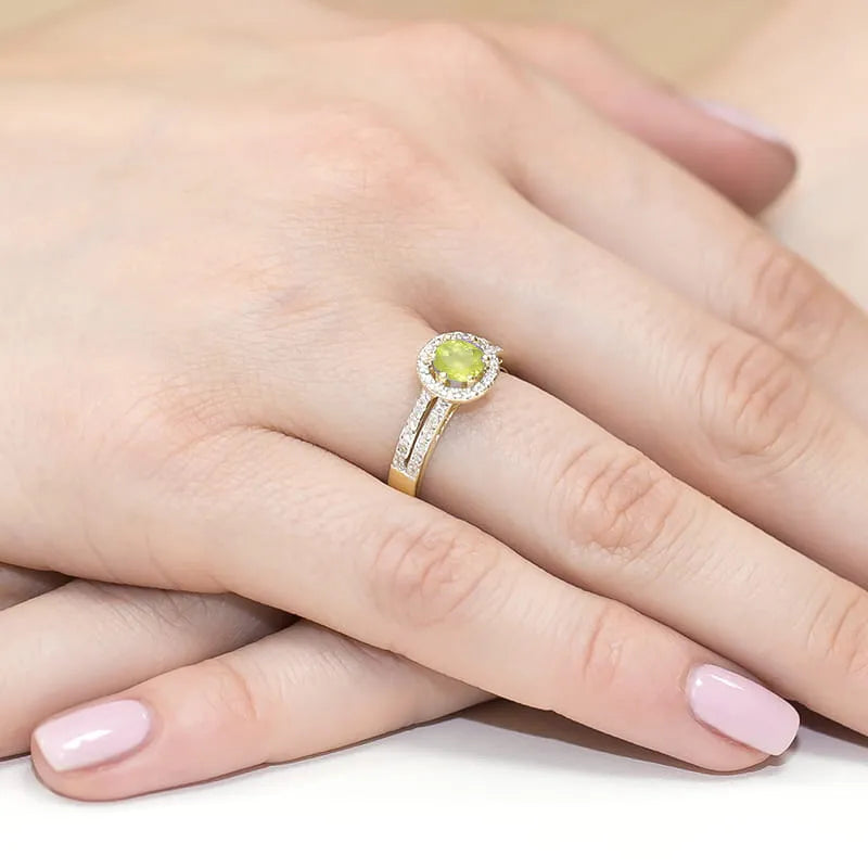 gold-ring-with-0-60ct-olivine-and-0-20ct-diamonds-w0087-peg-01