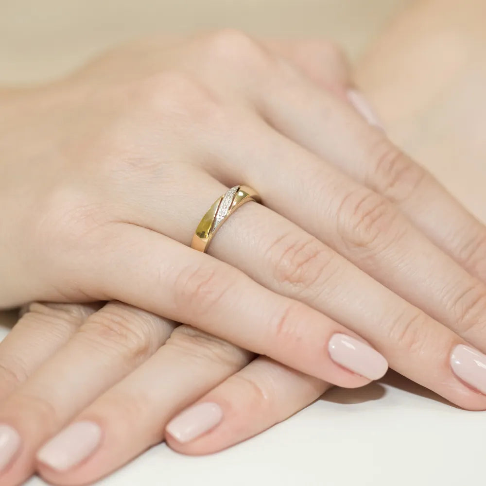 gold-ring-with-0-015ct-diamonds-w0118-diw-01