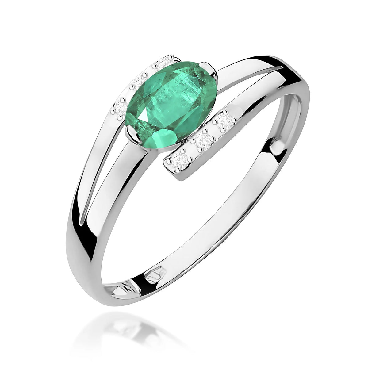 Bypass-Ring aus 585er Weißgold mit ovalem Smaragd 0,40 ct und Diamanten 0,052 ct