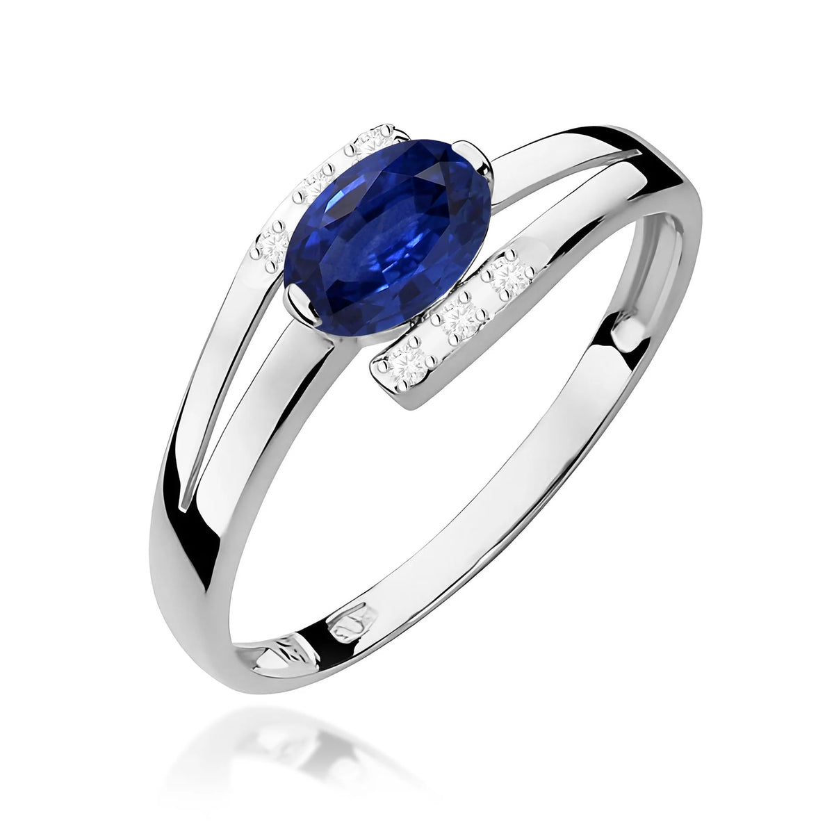 Bypass-Ring aus 585er Weißgold mit ovalem Saphir 0,70 ct und Diamanten 0,052 ct