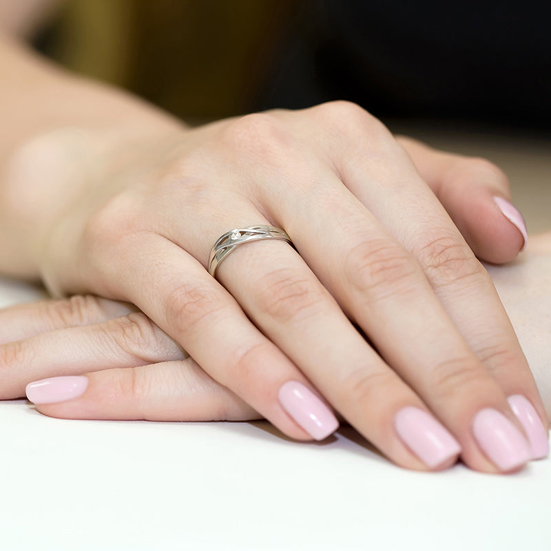 Ring aus Weißgold mit 0,04 ct Diamant