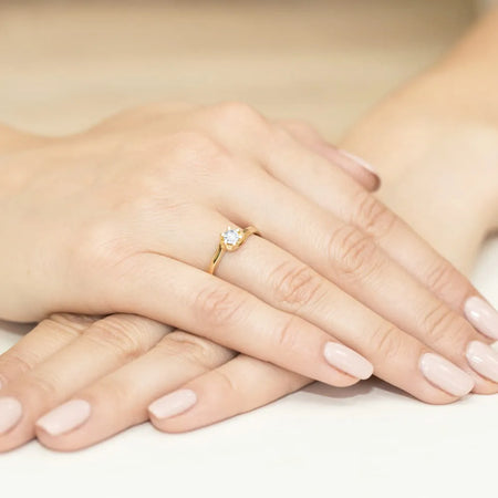 gold-ring-with-0-30ct-diamond-w0163-diw-03