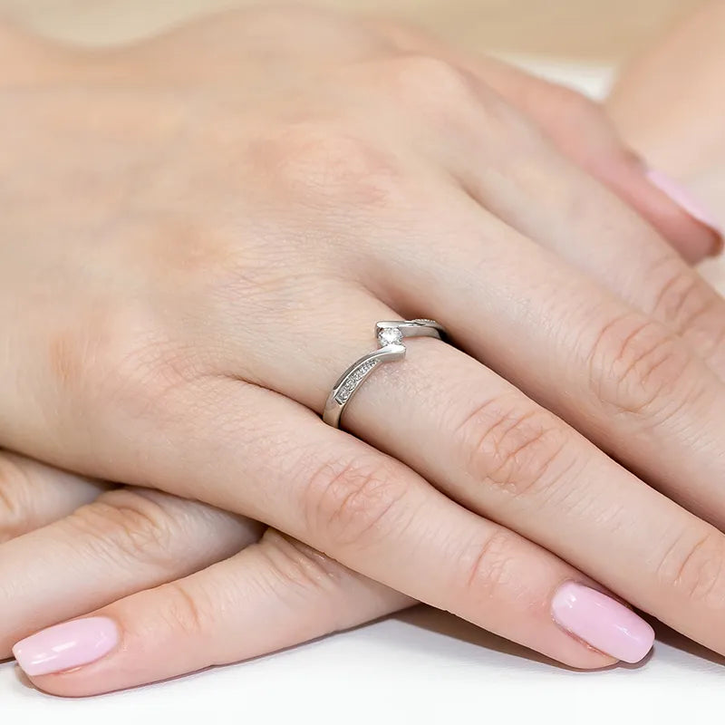 goldring-mit-0-13-ct-und-0-03-ct-diamanten-w0177-diw-01