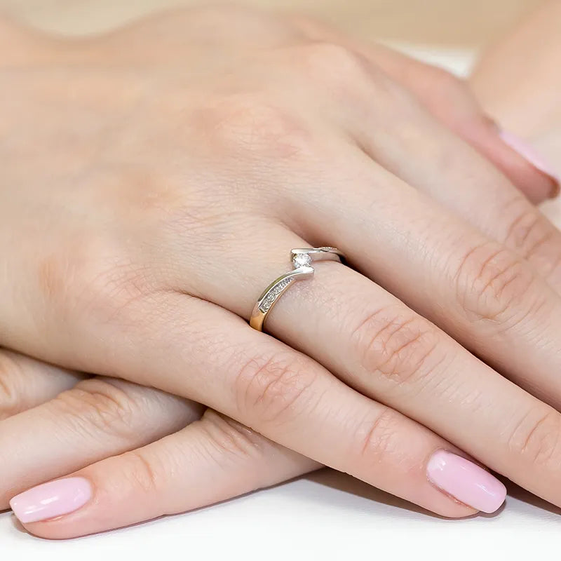 gold-ring-with-0-13ct-and-0-03ct-diamonds-w0177-diw-01