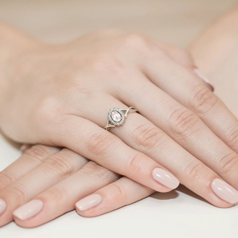 Ring aus Weißgold mit 0,40ct und 0,12ct Labordiamanten