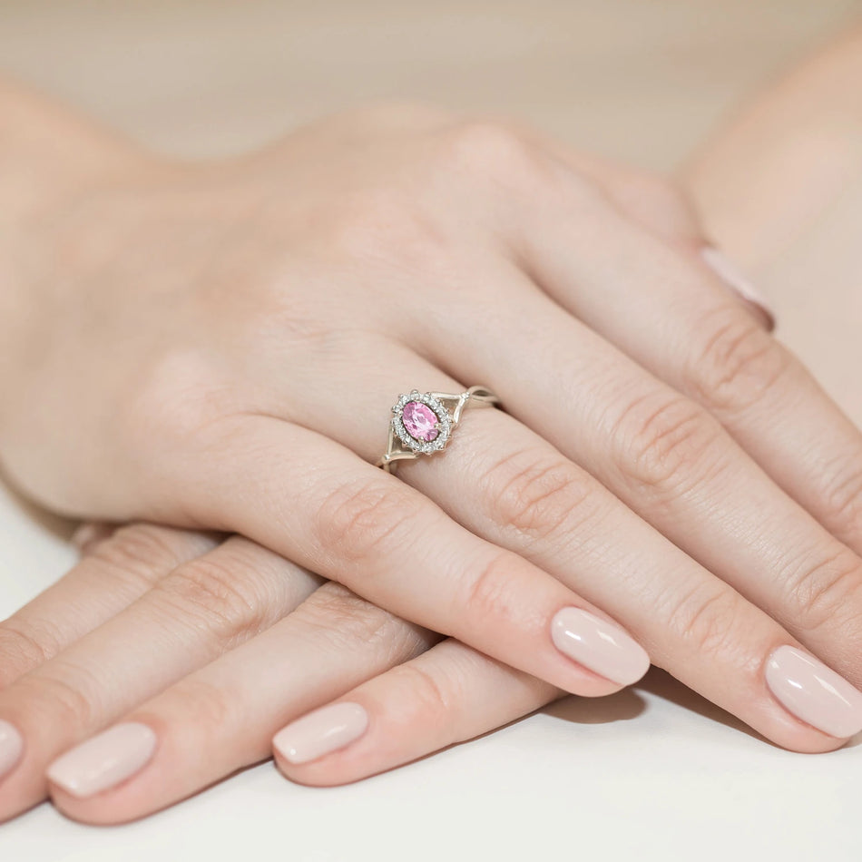 Weißgoldring mit 0,45ct Pinkem Saphir und 0,12ct Diamanten
