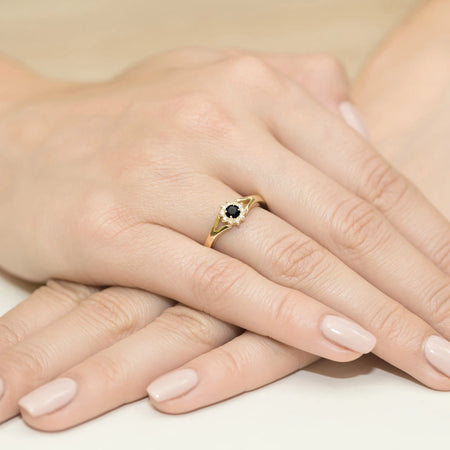 gold-ring-with-0-12ct-black-diamond-and-0-086ct-diamonds-w0185-dib-01