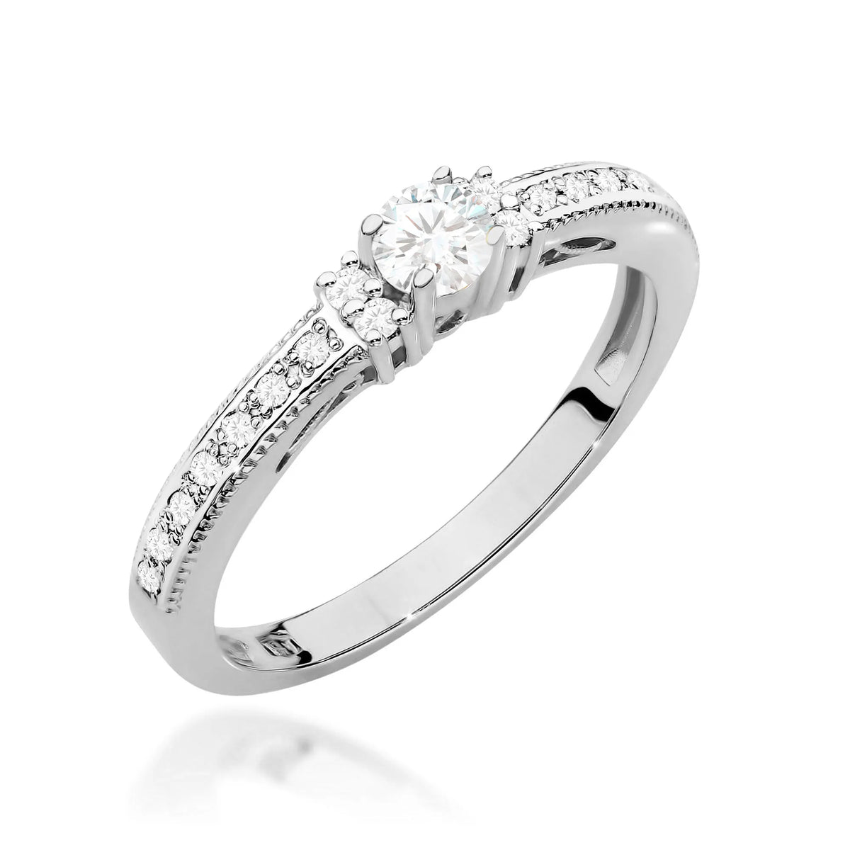 Diamantring zur Verlobung aus 585er Weißgold