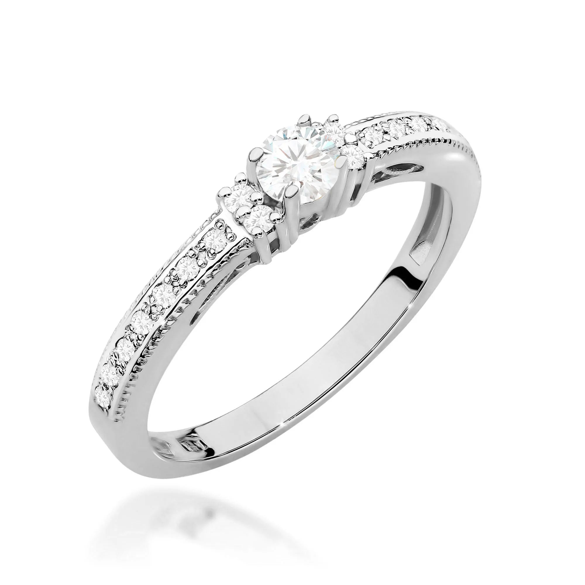 Diamantring zur Verlobung aus 585er Weißgold