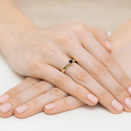 gold-ring-with-0-12ct-black-diamond-w0222-dib-03