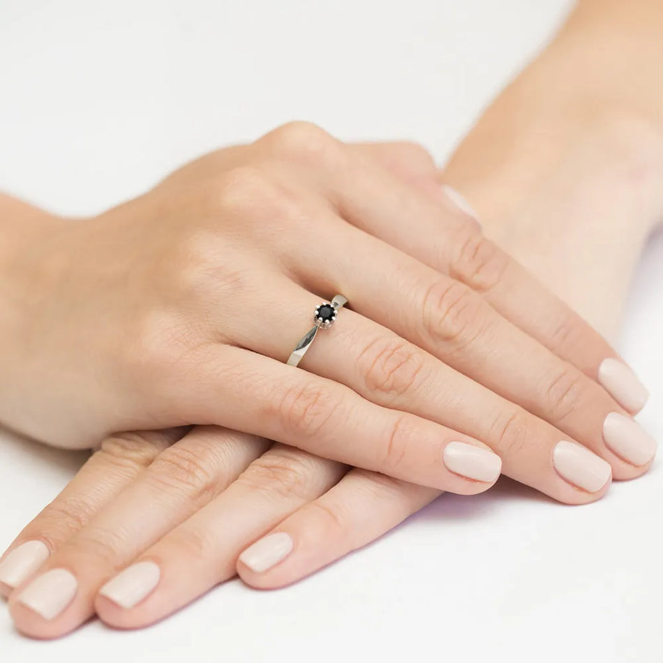 goldring-mit-0-30ct-schwarzem-diamant-w0228-dib-05
