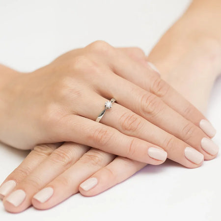 gold-ring-with-0-20ct-diamond-w0228-diw-03