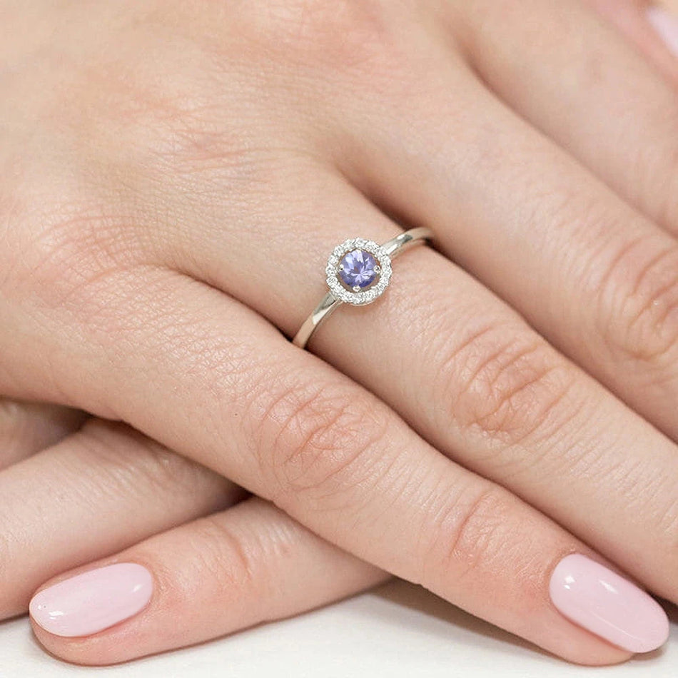 White Gold Ring with 0.15ct Tansanit and 0.08ct Diamonds