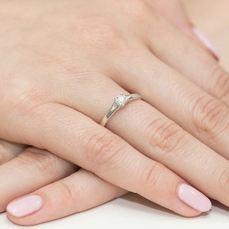 gold-ring-with-0-20ct-lab-diamond-w0240-ldw-01