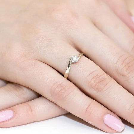 gold-ring-with-0-20ct-diamond-w0243-diw-01