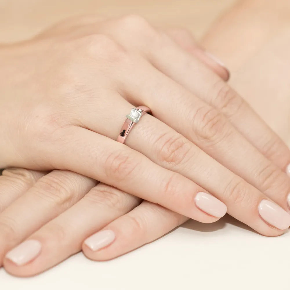 gold-ring-with-0-10ct-diamond-w0249-diw-01