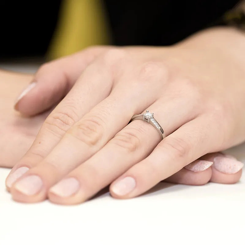 goldring-mit-0-15ct-und-0-04ct-diamanten-w0258-diw-01