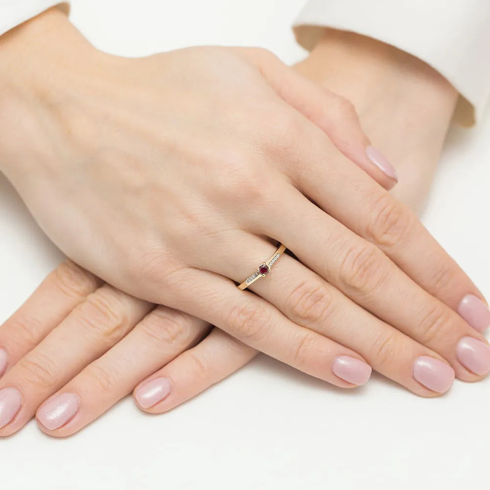 gold-ring-with-0-15ct-ruby-and-0-04ct-diamonds-w0258-rur-01