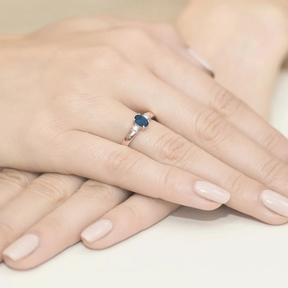 gold-ring-with-0-70ct-sapphire-and-0-08ct-diamonds-w0264-sab-01