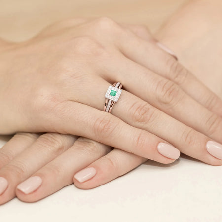 gold-ring-with-0-15ct-emerald-and-0-14ct-diamonds-w0271-emg-01