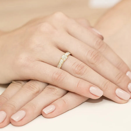 gold-ring-with-0-19ct-diamonds-w0297-diw-01