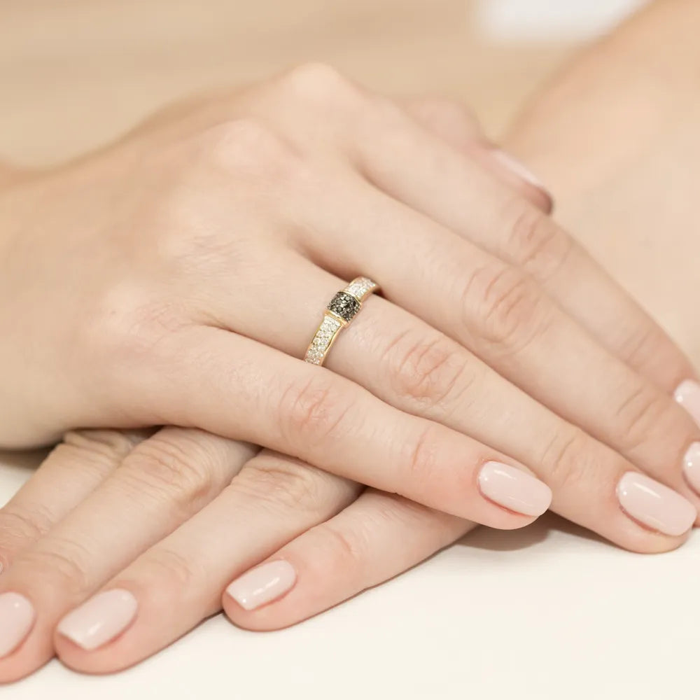 gold-ring-set-with-0-19ct-black-and-white-diamonds-w0297-xxx-01