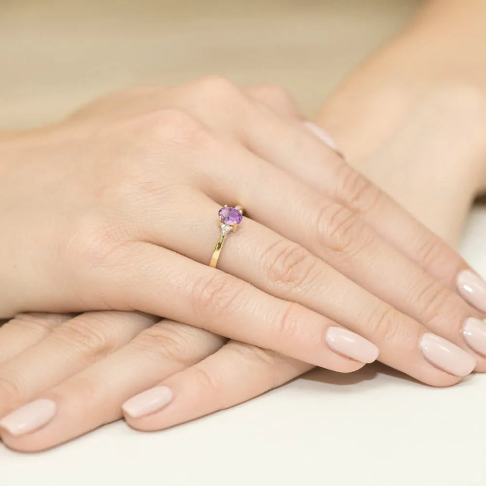 goldring-mit-0-40ct-amethyst-und-0-052ct-diamanten-w0301-amv-01
