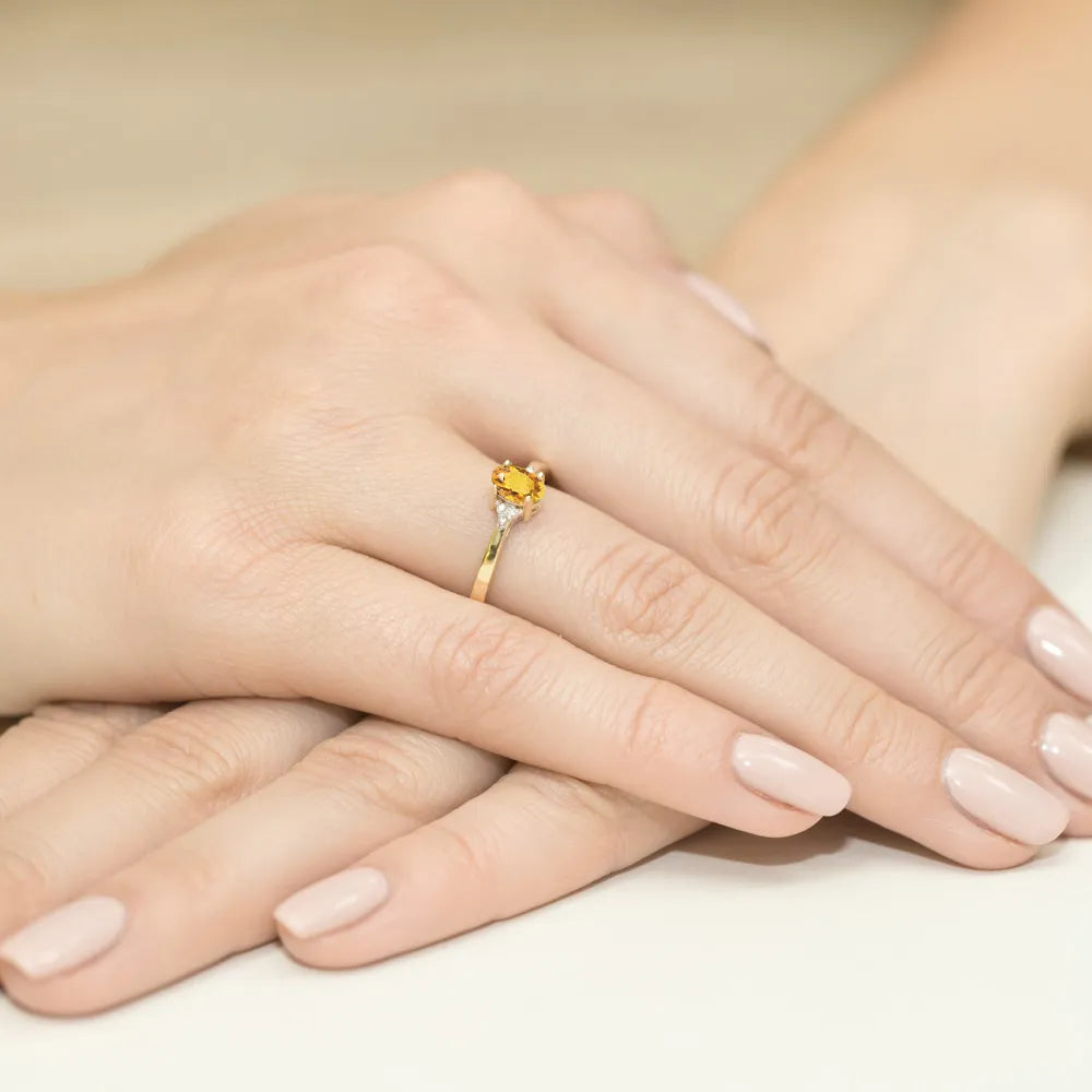 goldring-mit-0-60ct-citrin-und-0-052ct-diamanten-w0301-ciy-01