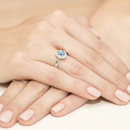 gold-ring-with-0-50ct-topaz-and-0-069ct-diamonds-w0304-tob-01