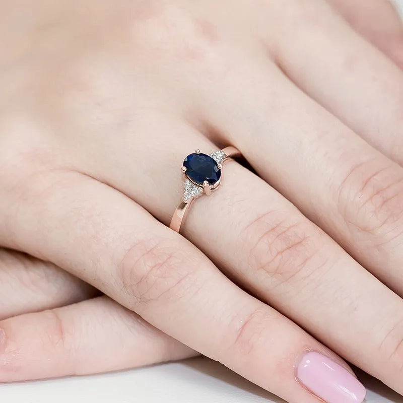 gold-ring-with-0-90ct-sapphire-and-0-052ct-diamonds-w0308-sab-01