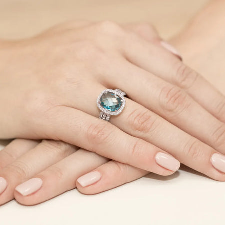 gold-ring-with-3-00ct-topaz-and-0-315ct-diamonds-w0313-tob-01