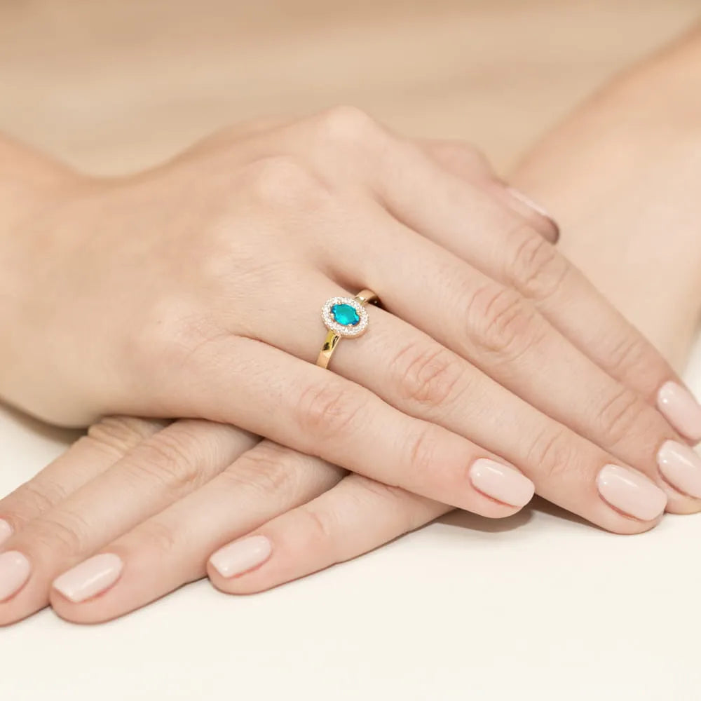 gold-ring-with-0-40ct-emerald-and-0-08ct-diamonds-w0330-emg-01