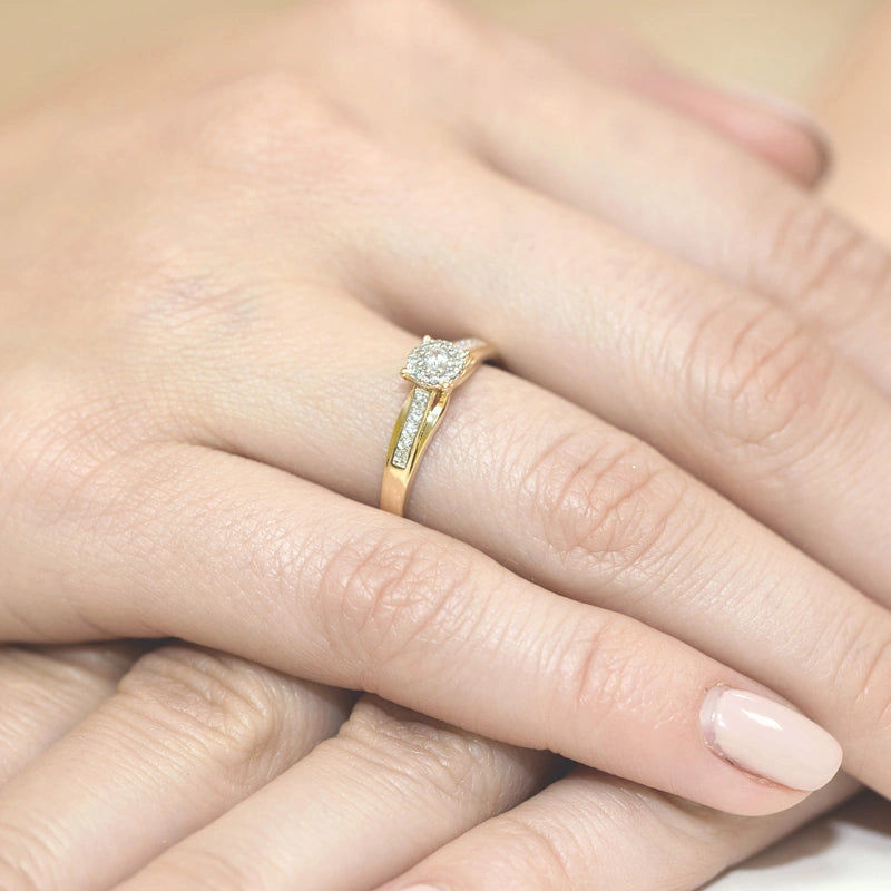 8k-Goldring-mit-Zirkonia-w034-333-c