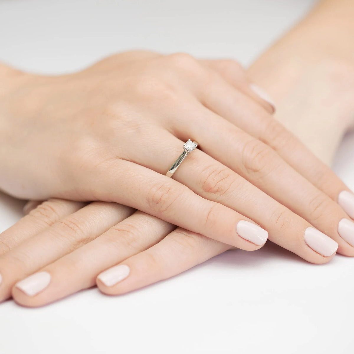 goldring-mit-0-25ct-und-0-05ct-diamanten-w0341-diw-01